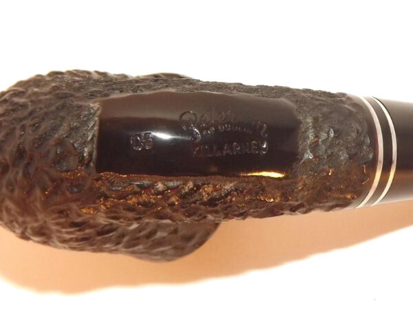 Peterson pipa Killarney 05 Black Rustic P-lip Bent Dublin - Image 6