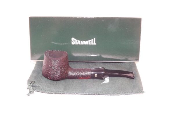 Stanwell pipa De Luxe 118 Black Sand - Image 7