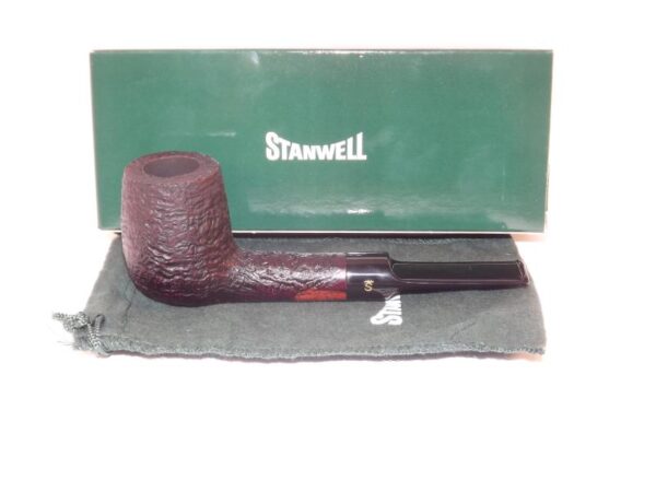 Stanwell pipa De Luxe 13 Black Sand - Image 7