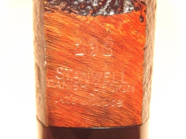 Stanwell pipa De Luxe 232 Black Sand - Image 5
