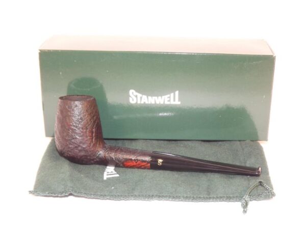 Stanwell pipa De Luxe 141 Black Sand - Image 7